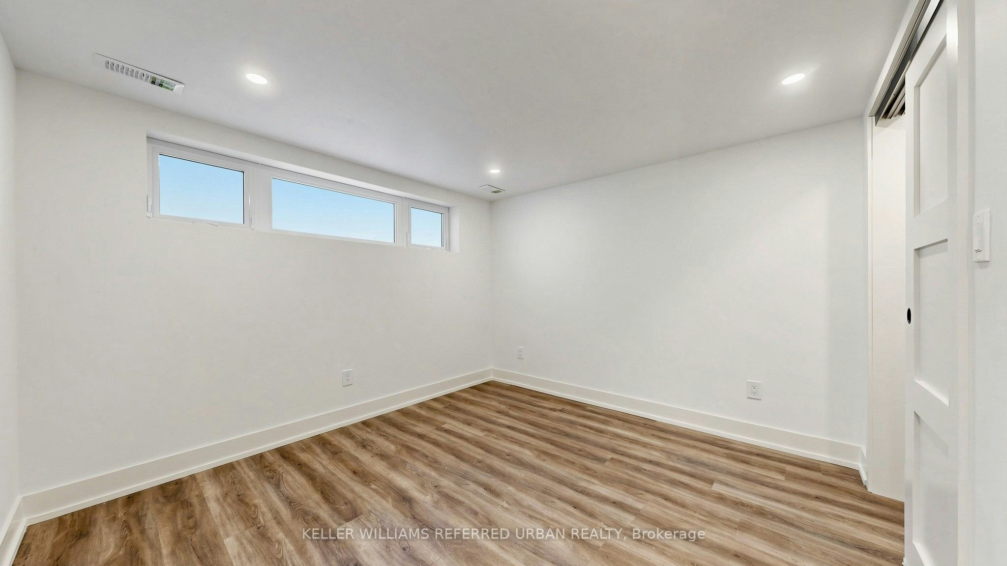 Lower-6 Frankfort Avenue, Toronto, ON, M6L 2Y2 - 14