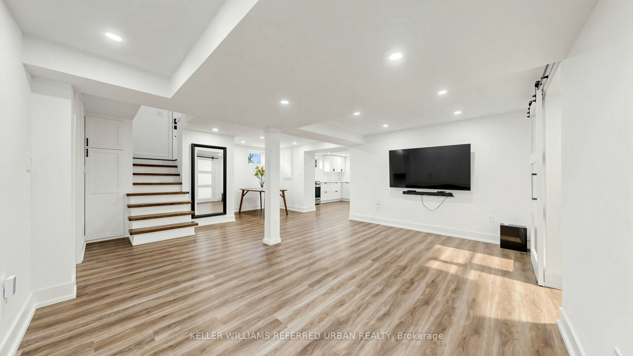 Lower-6 Frankfort Avenue, Toronto, ON, M6L 2Y2 - 5