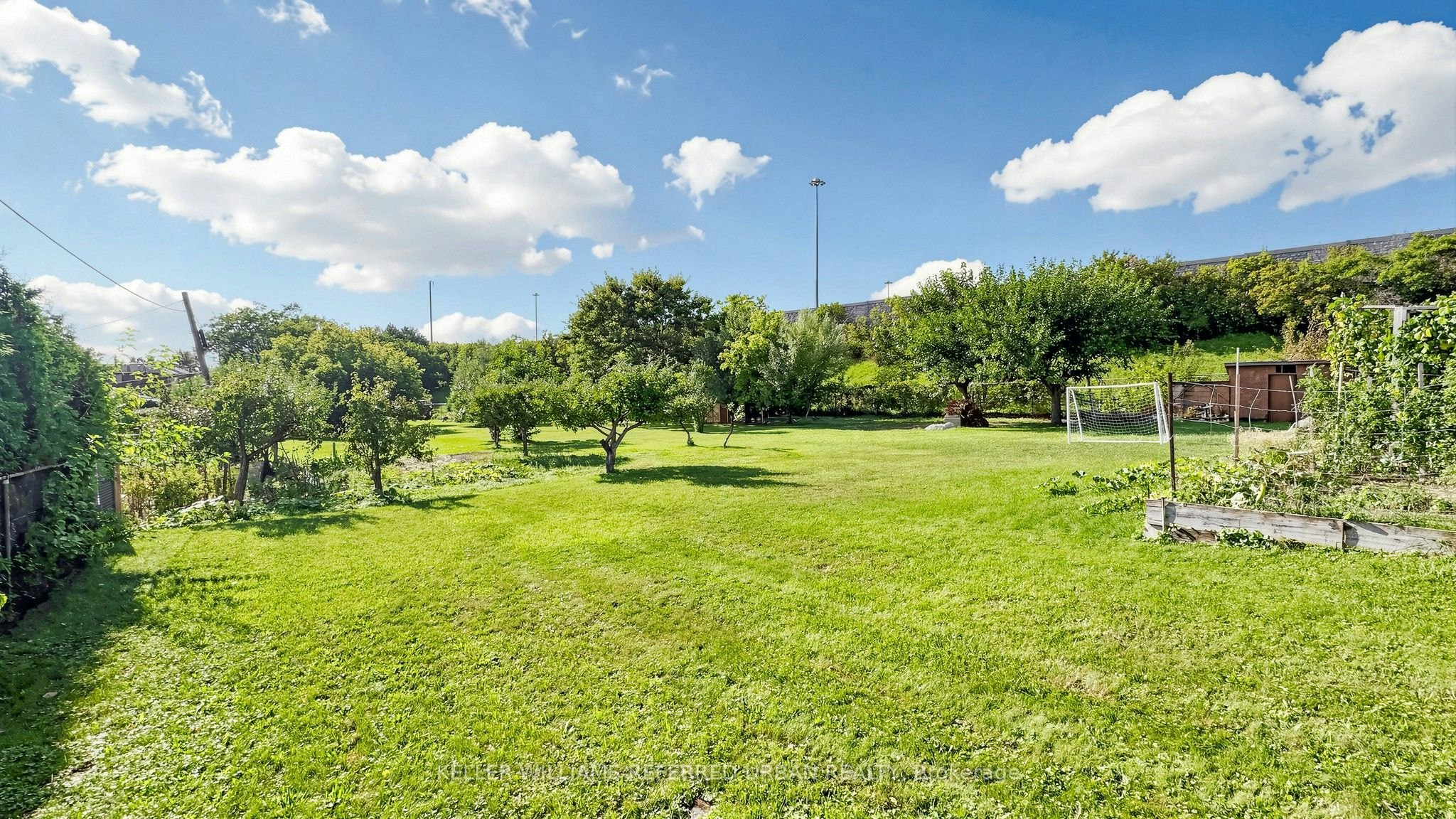 Lower-6 Frankfort Avenue, Toronto, ON, M6L 2Y2 - 20