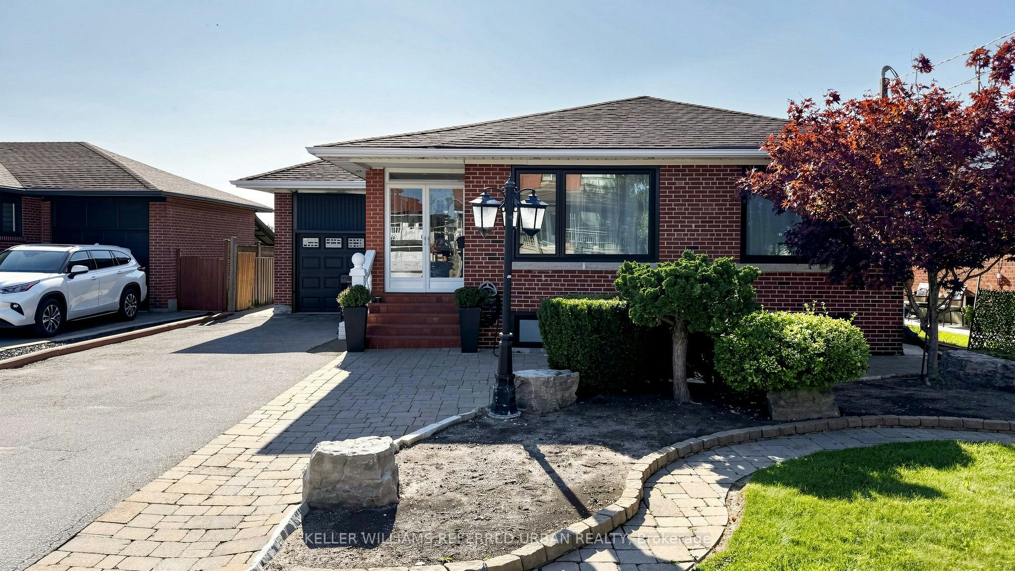 Lower-6 Frankfort Avenue, Toronto, ON, M6L 2Y2 - 3