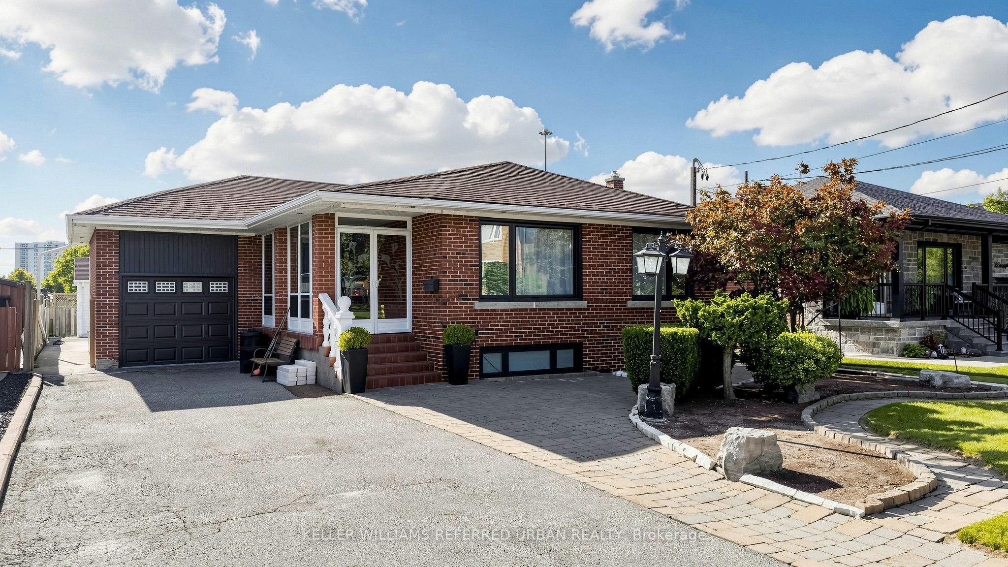 Lower-6 Frankfort Avenue, Toronto, ON, M6L 2Y2
