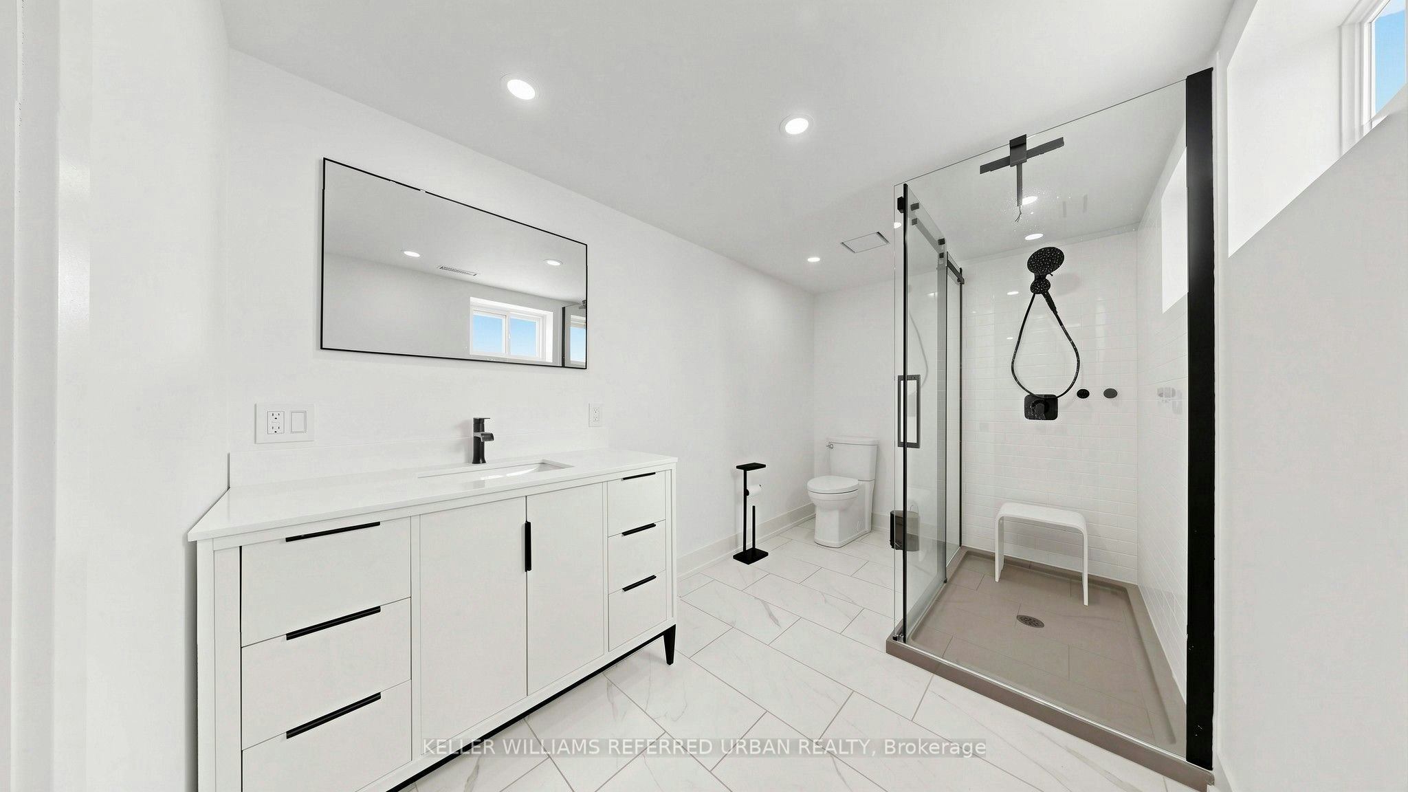 Lower-6 Frankfort Avenue, Toronto, ON, M6L 2Y2 - 16