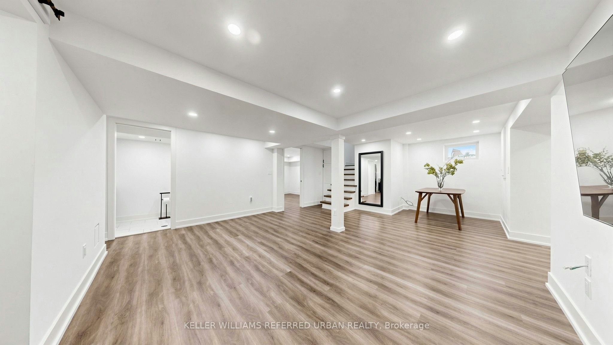 Lower-6 Frankfort Avenue, Toronto, ON, M6L 2Y2 - 6