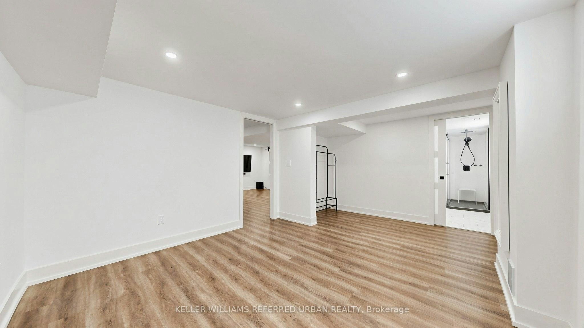 Lower-6 Frankfort Avenue, Toronto, ON, M6L 2Y2 - 15