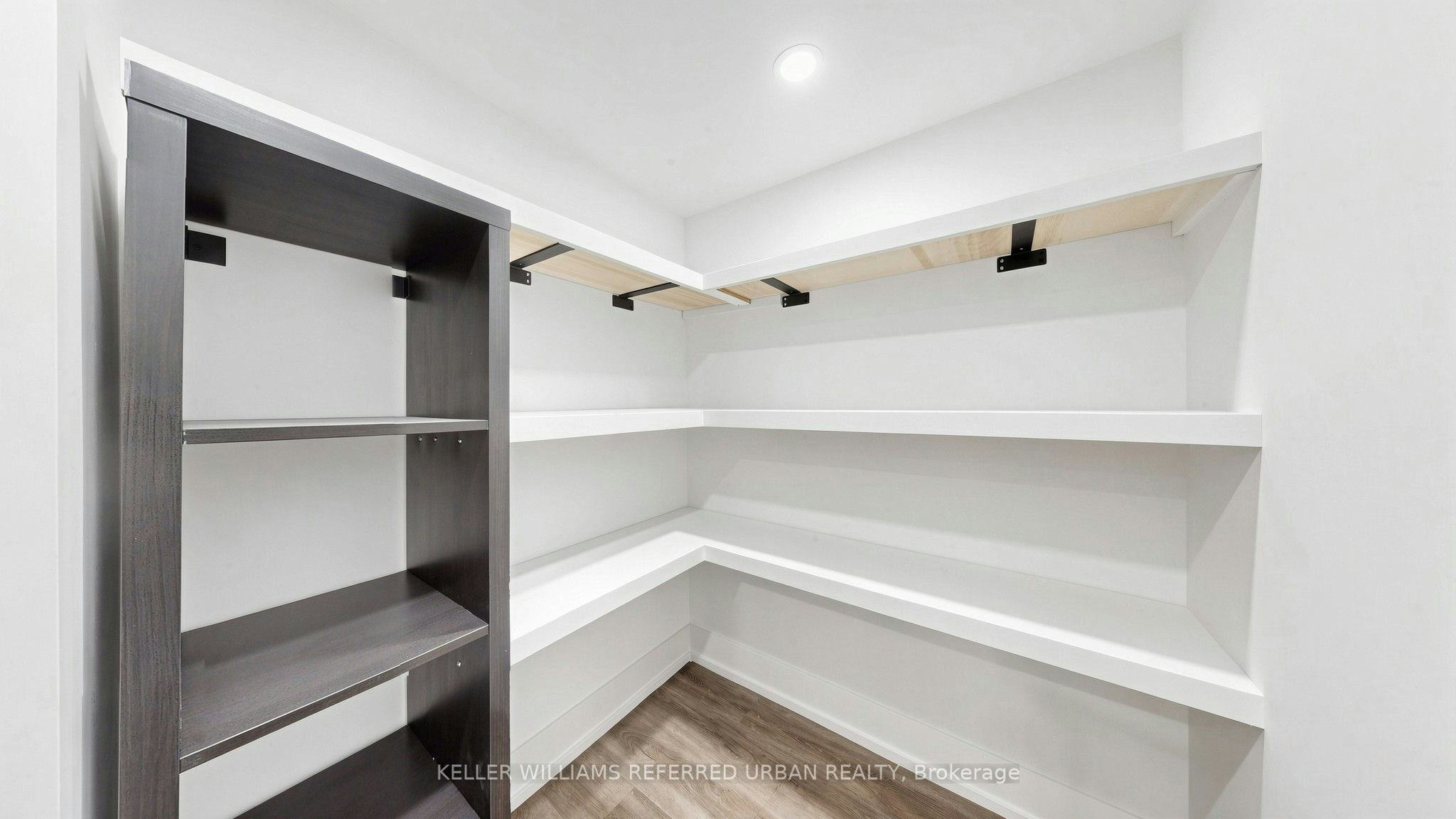 Lower-6 Frankfort Avenue, Toronto, ON, M6L 2Y2 - 17