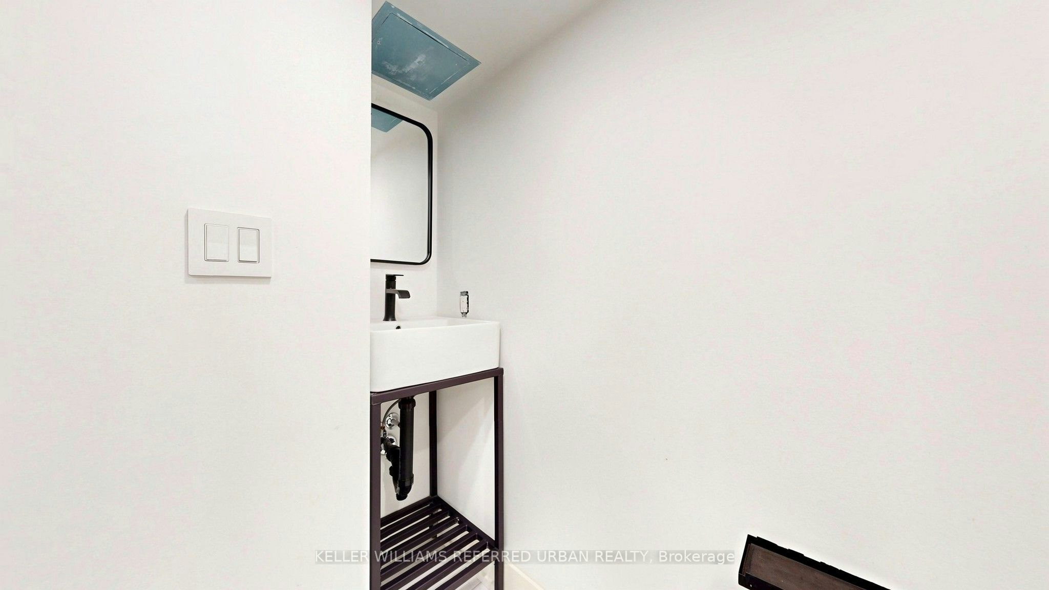 Lower-6 Frankfort Avenue, Toronto, ON, M6L 2Y2 - 11