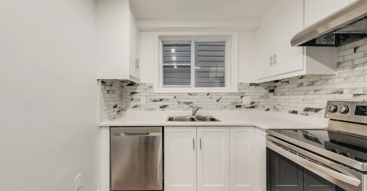 Basement-283 Evelyn Avenue, Toronto, ON, M6P 2Z8 - 7