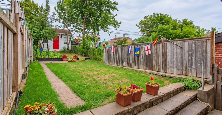 2094 Dufferin Street, Toronto, ON, M6E 3R7 - 8
