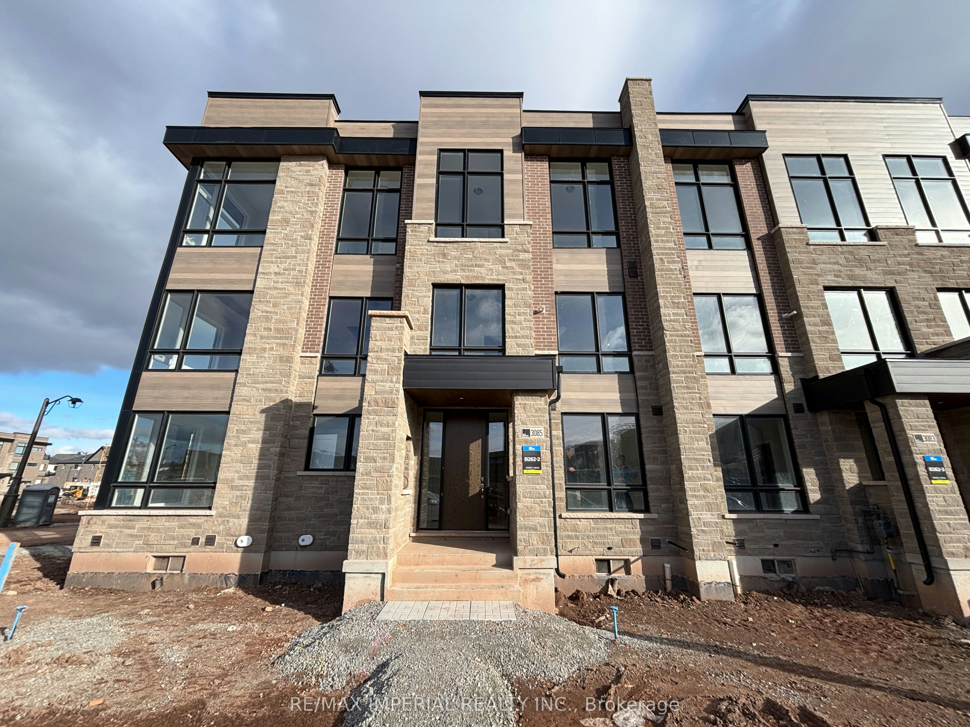 3085 Welsman Gardens, Oakville, ON, L6H 7Z1