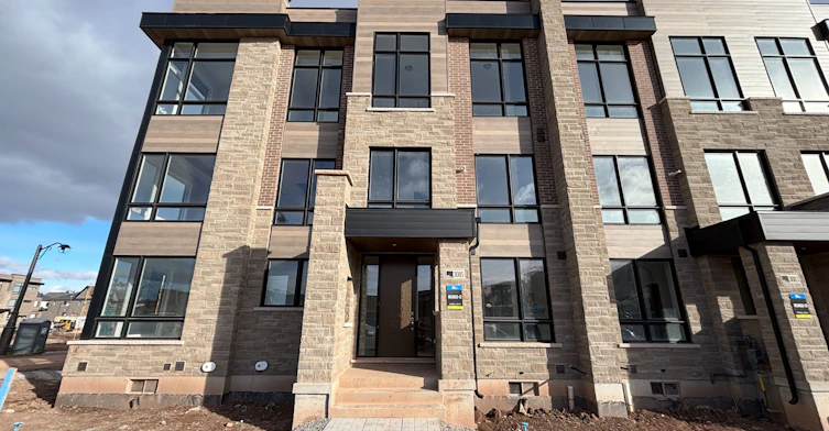 3085 Welsman Gardens, Oakville, ON, L6H 7Z1