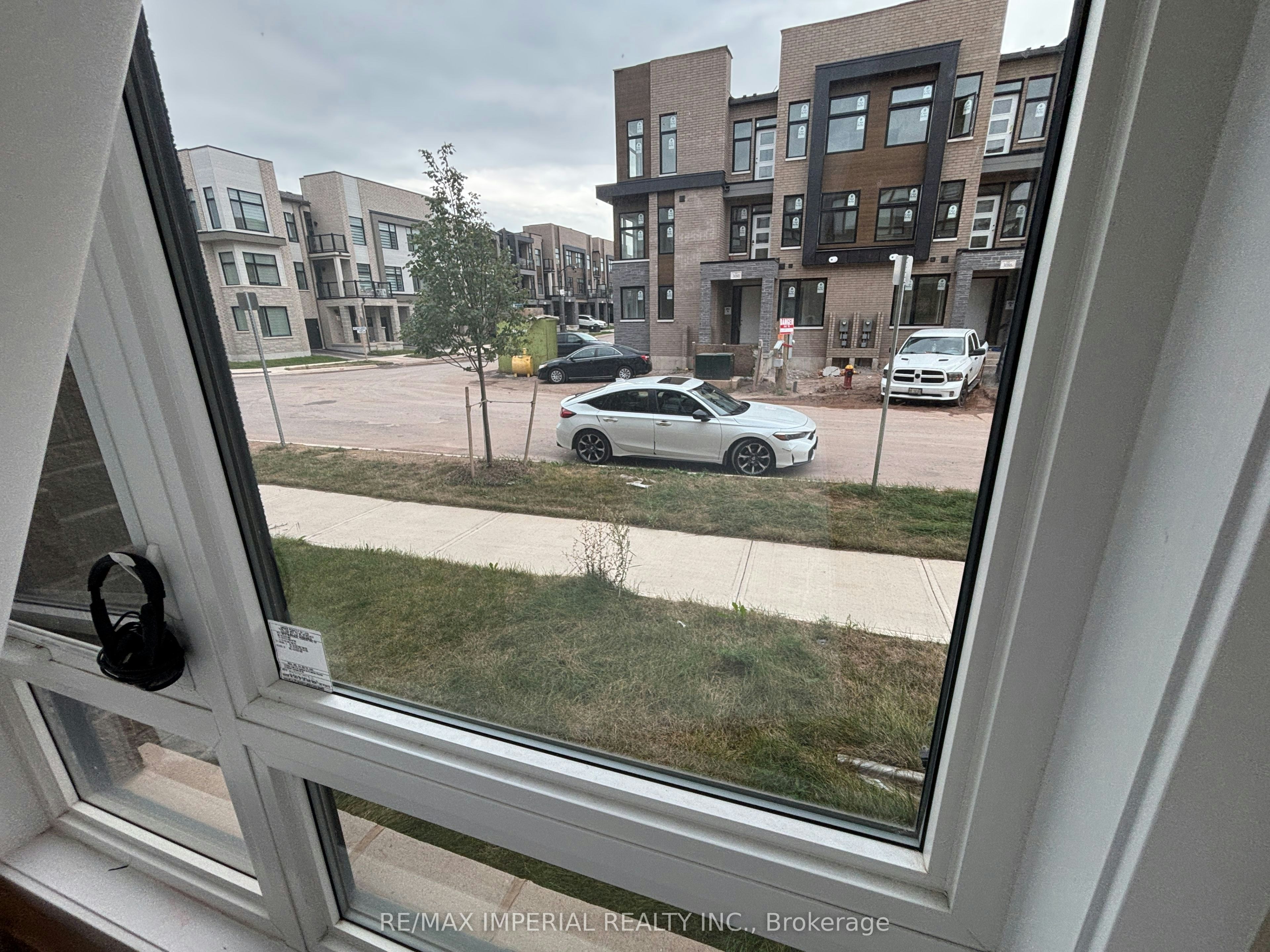 3085 Welsman Gardens, Oakville, ON, L6H 7Z1 4
