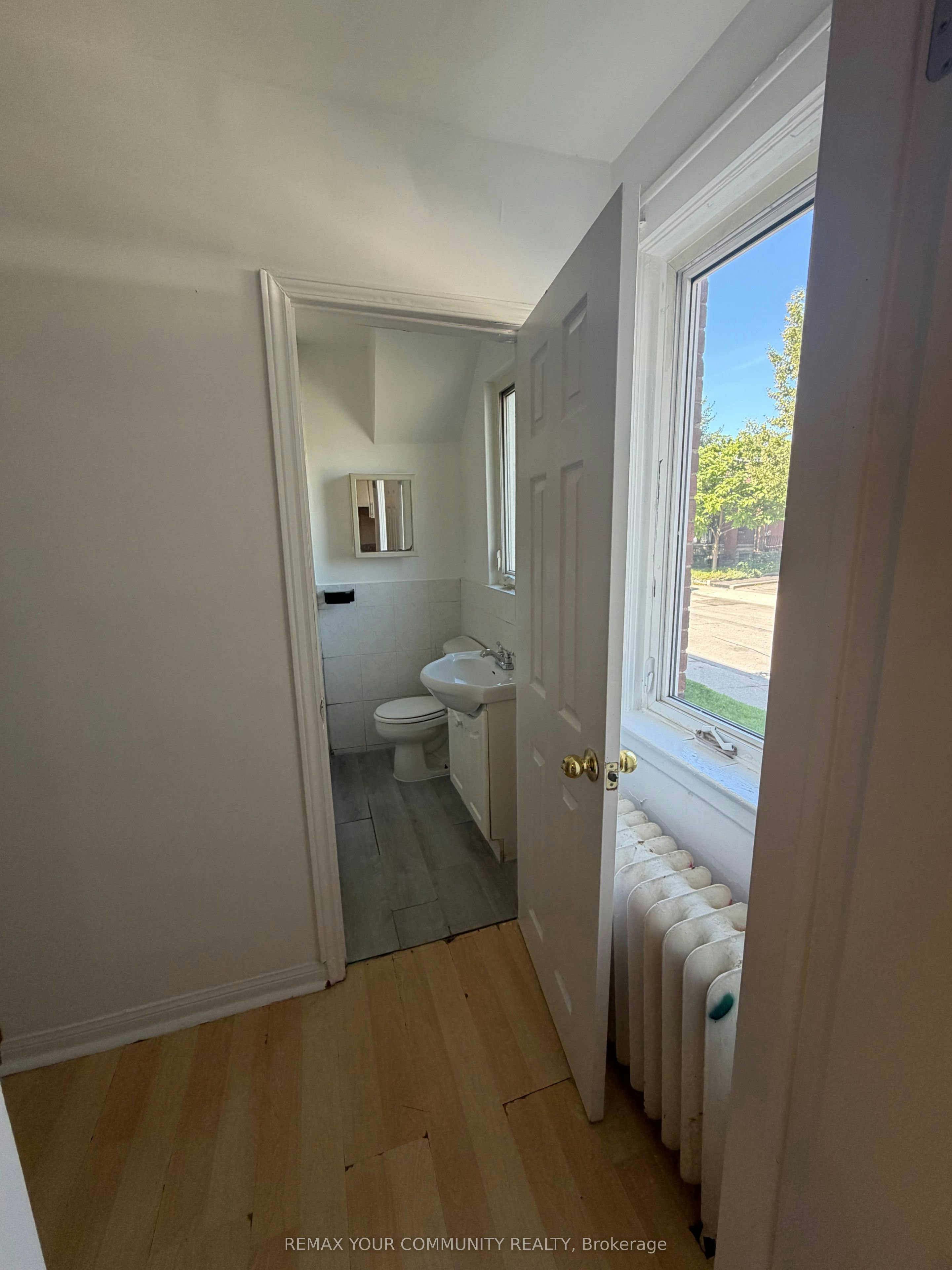 127 Morrison Avenue, Toronto, ON, M6E 1M5 - 12
