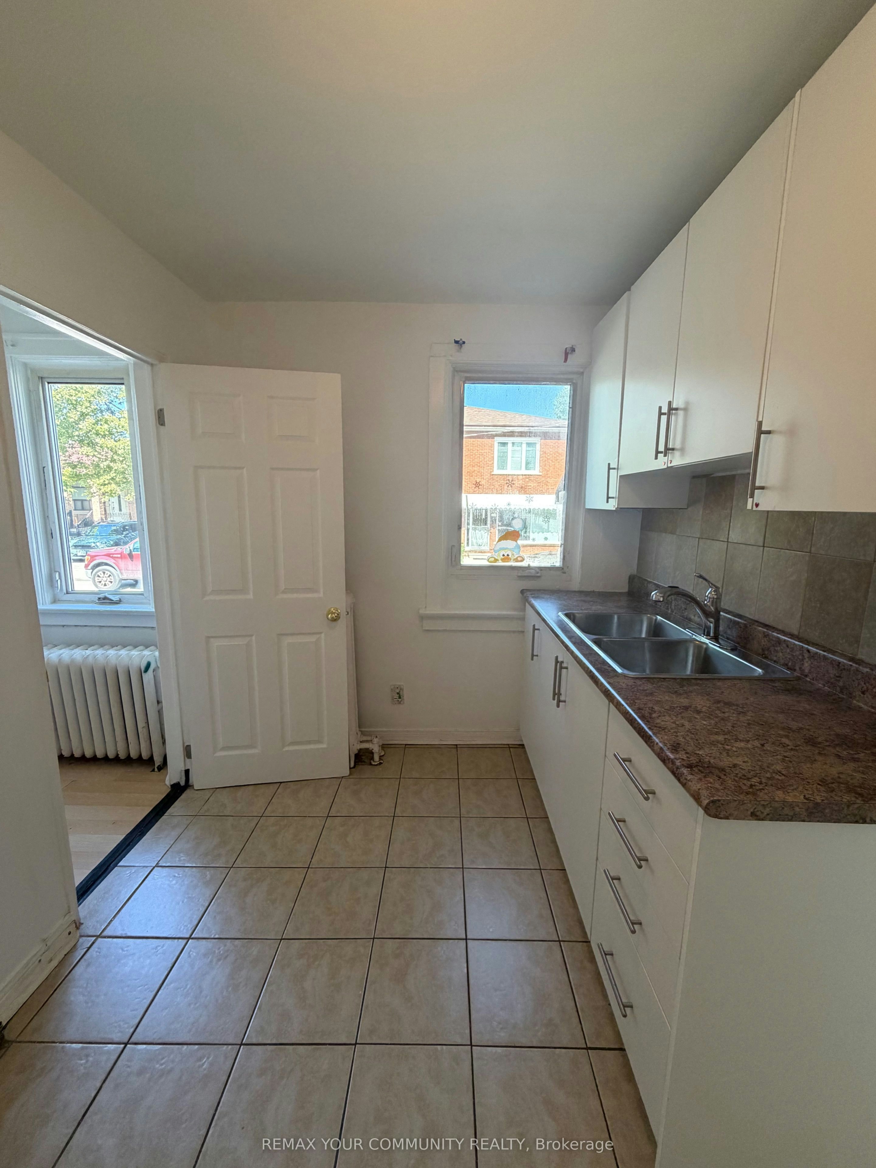 127 Morrison Avenue, Toronto, ON, M6E 1M5 - 5