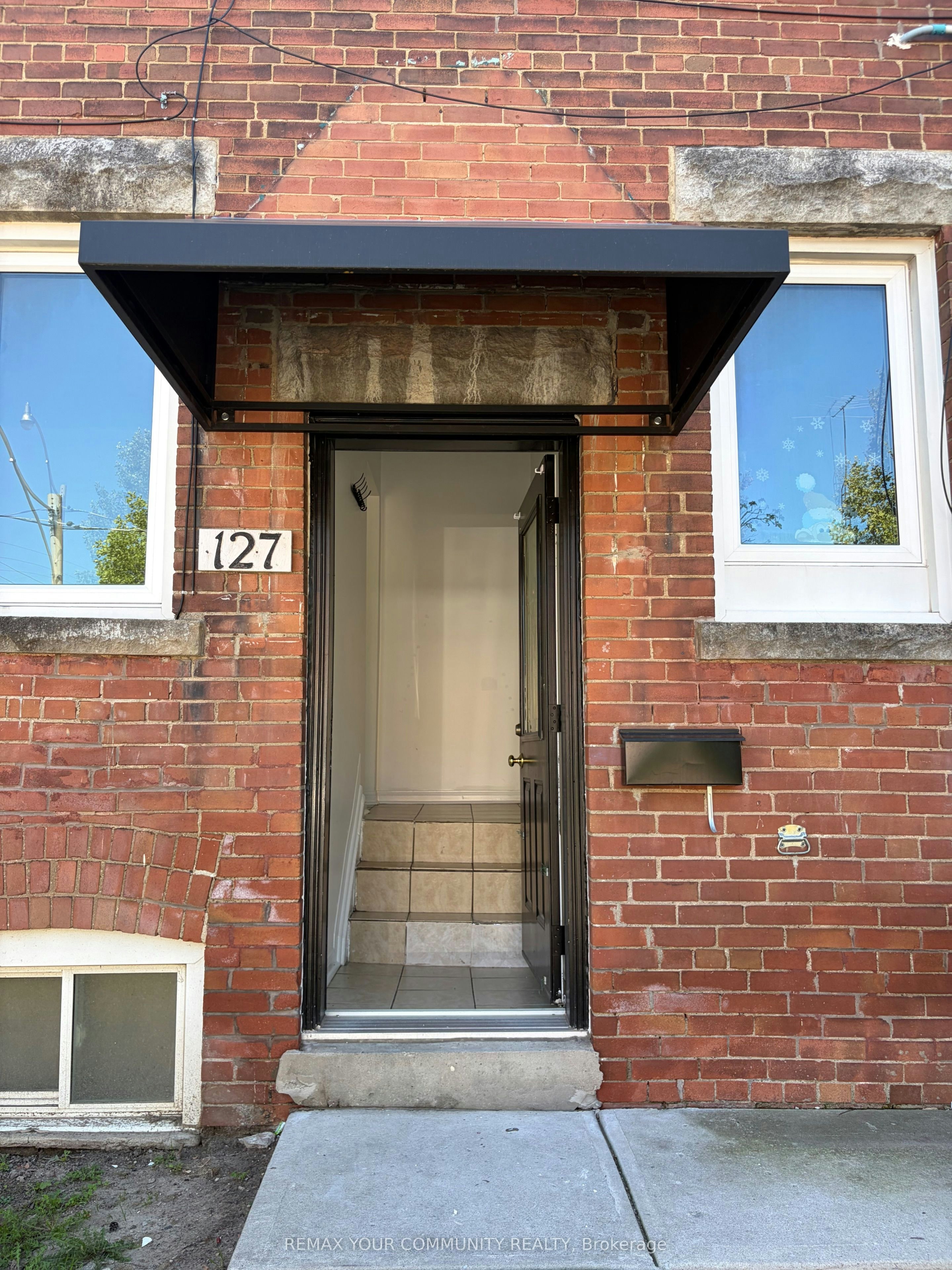 127 Morrison Avenue, Toronto, ON, M6E 1M5 - 2