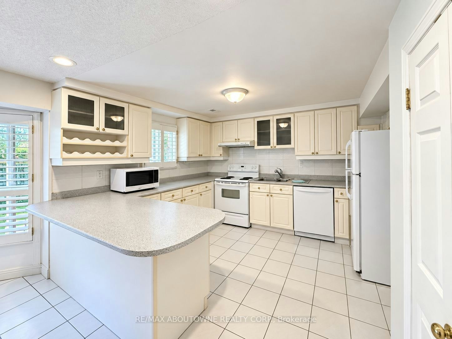Lower-1374 Heritage Way, Oakville, ON, L6M 3C9 - 5
