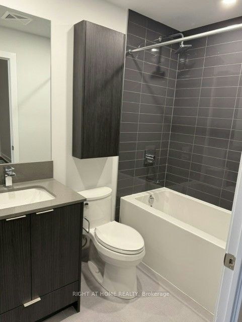 3205-430 Square One Drive, Mississauga, ON, L5B 0E6 - 7