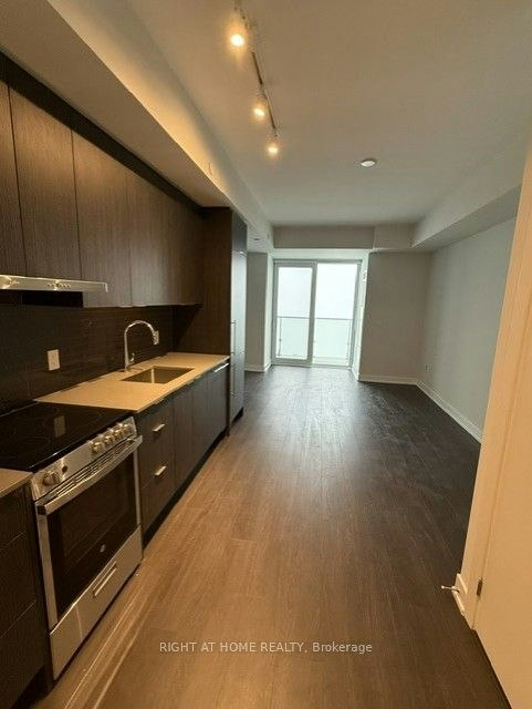3205-430 Square One Drive, Mississauga, ON, L5B 0E6 - 4