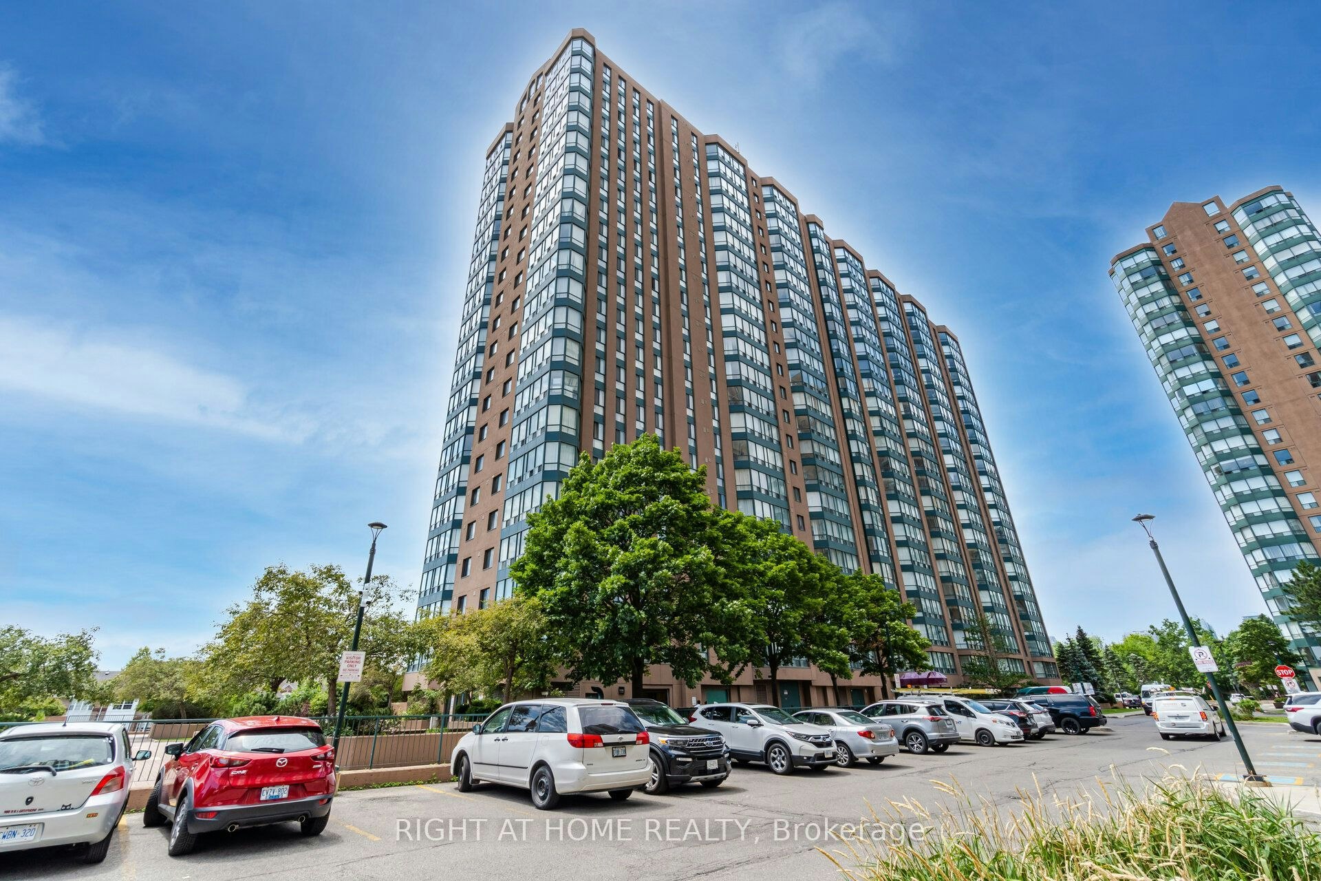816-155 Hillcrest Avenue, Mississauga, ON, L5B 3Z2