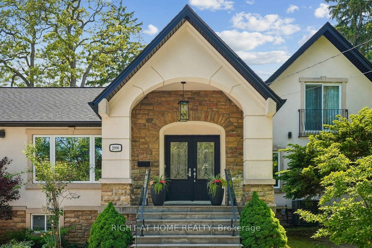 2090 Stonehouse Crescent, Mississauga, ON, L5H 3J1