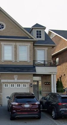 3330 Sunlight Street, Mississauga, ON, L5M 0G8