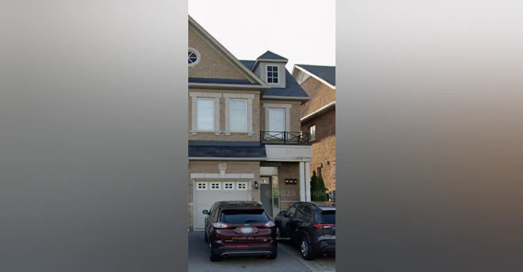 3330 Sunlight Street, Mississauga, ON, L5M 0G8