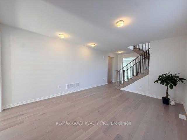 41 Tapscott Crescent, Brampton, ON, L7C 0Z4 - 5