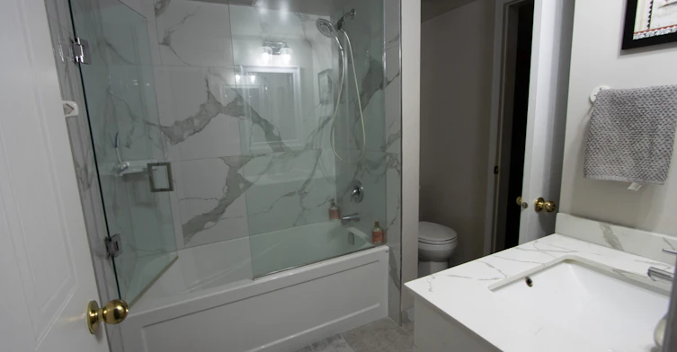 109-111 Bristol Road, Mississauga, ON, L4Z 3P6 - 3