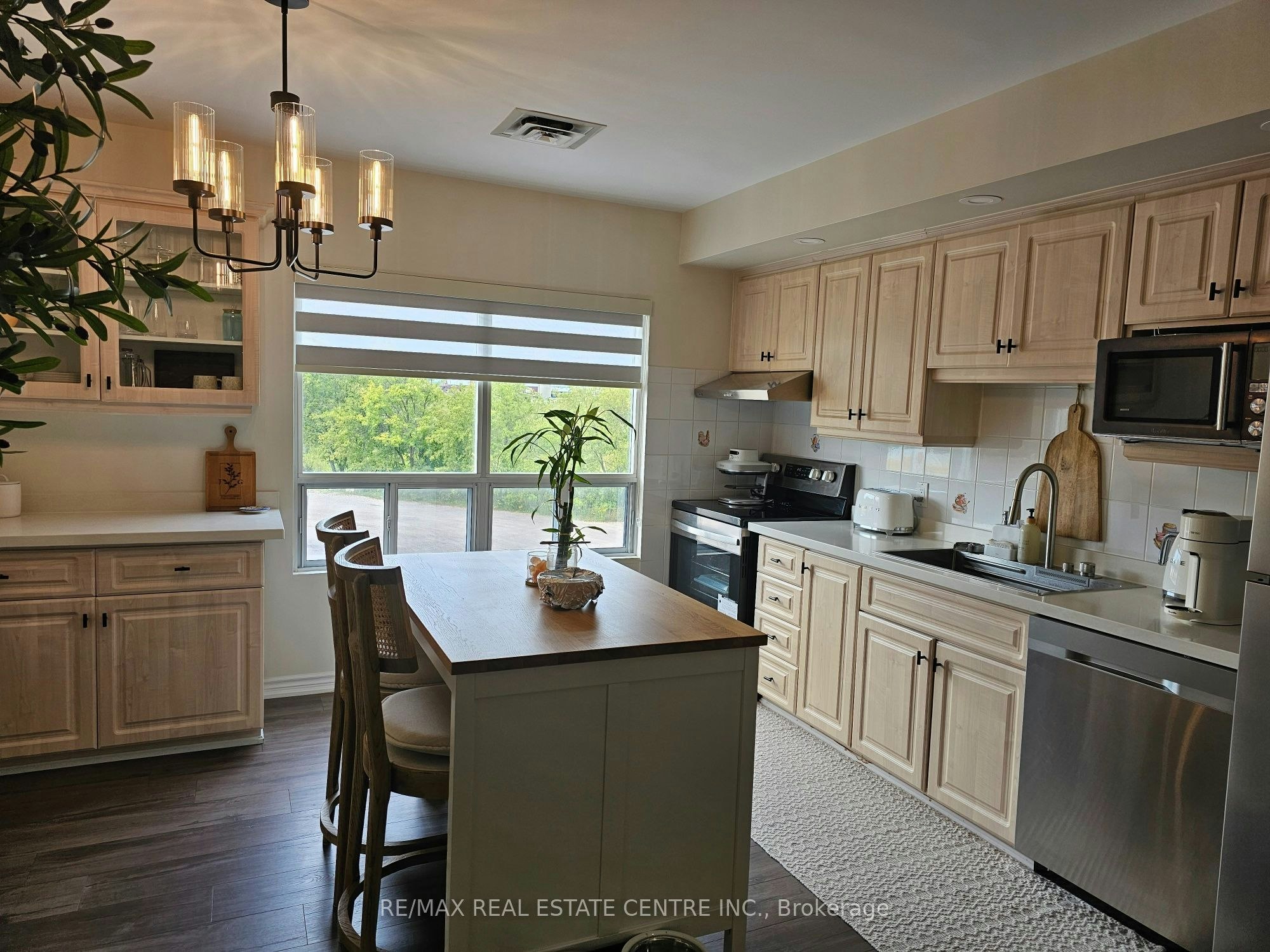 3-15393 Airport Road, Caledon, ON, L7C 1E6