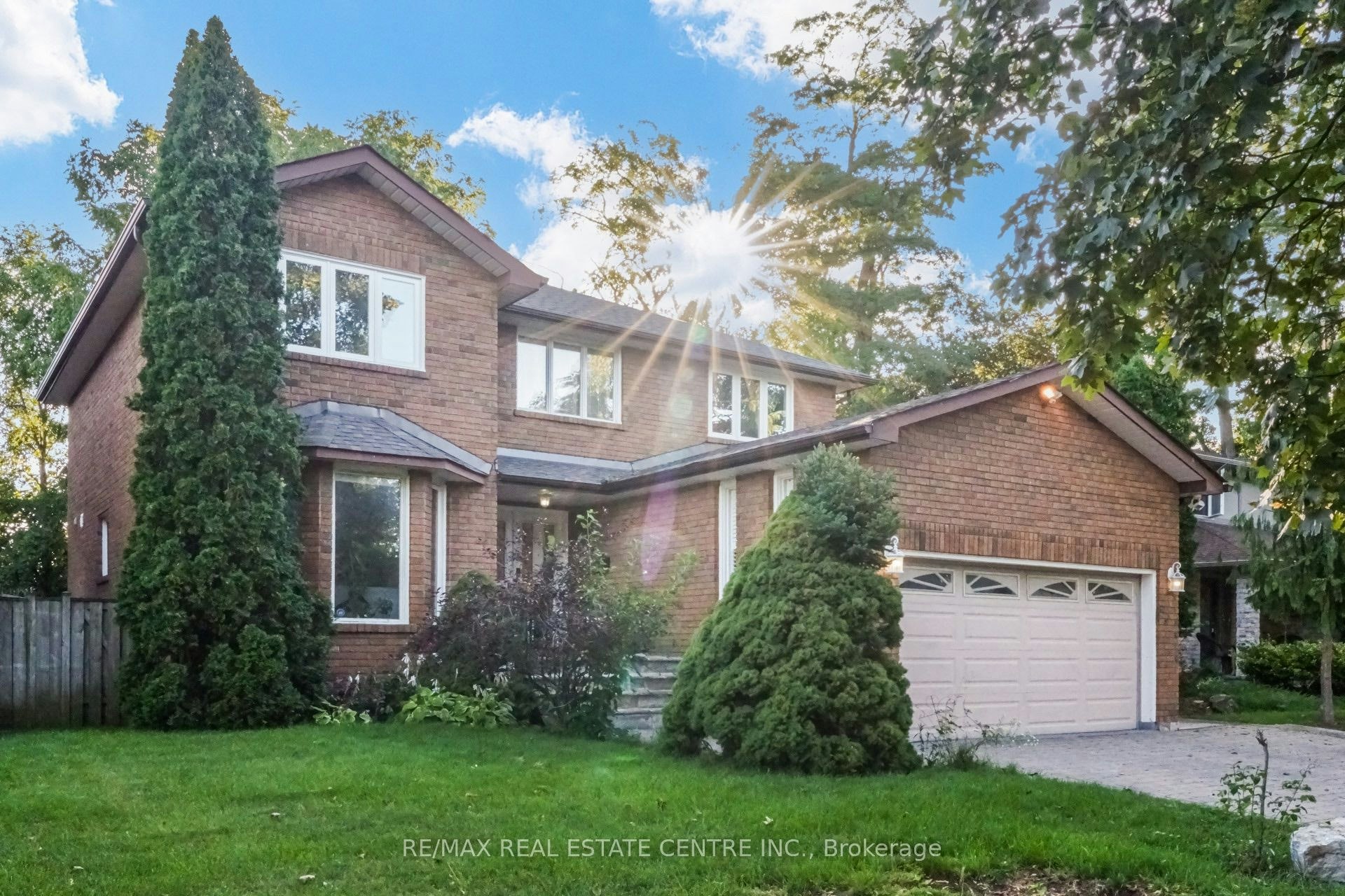 Upper Level-167 Whitchurch Mews, Mississauga, ON, L5A 4B2