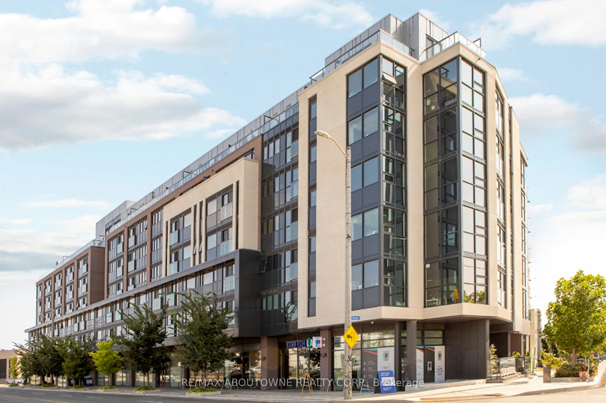 311-3385 Dundas Street W, Toronto, ON, M6S 2S2