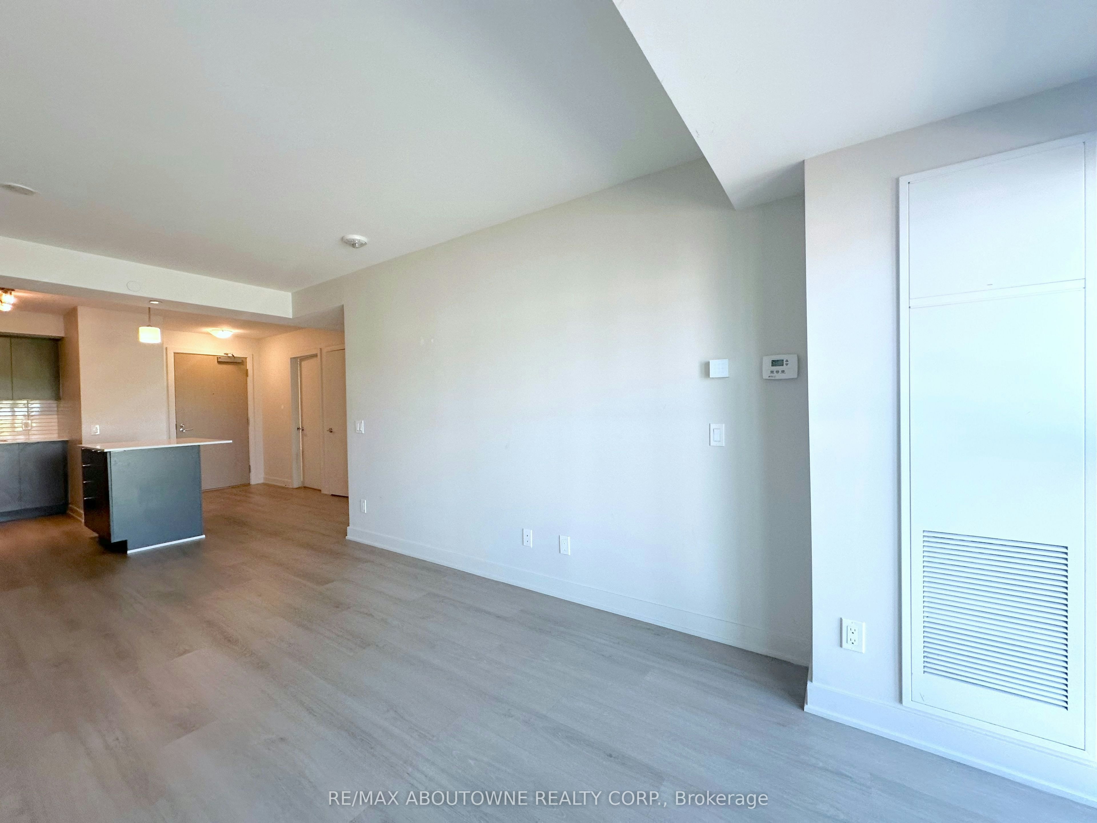 311-3385 Dundas Street W, Toronto, ON, M6S 2S2 - 4