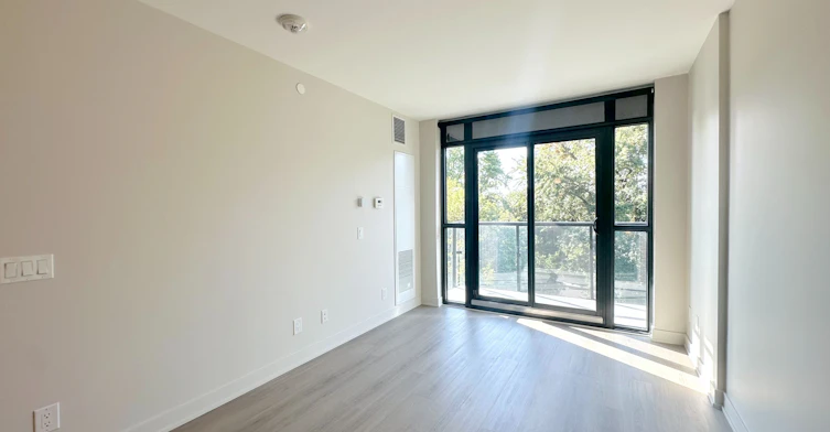 501-3385 Dundas Street W, Toronto, ON, M6S 2S2 - 5