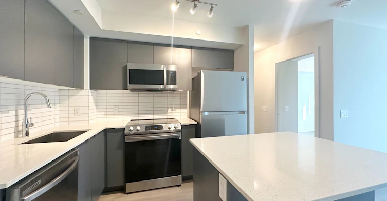 501-3385 Dundas Street W, Toronto, ON, M6S 2S2 - 2