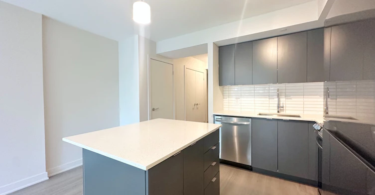 501-3385 Dundas Street W, Toronto, ON, M6S 2S2 - 3