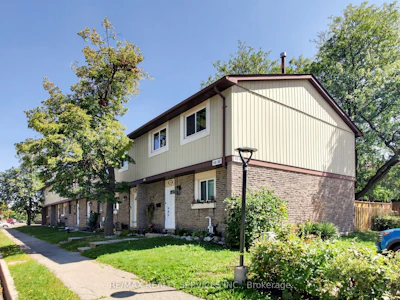 57-93 Hansen Road N - 3