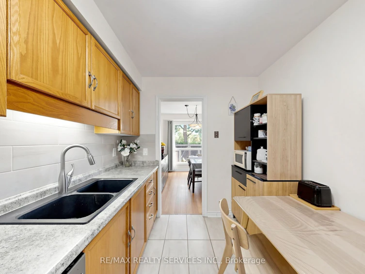 74 Heathcliffe Square, Brampton, ON, L6S 5R4 - 12