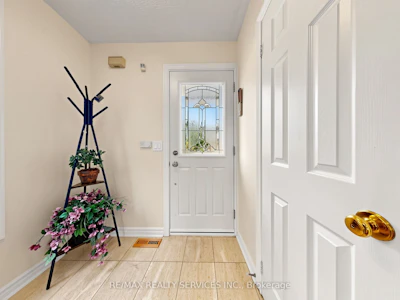 74 Heathcliffe Square - 4