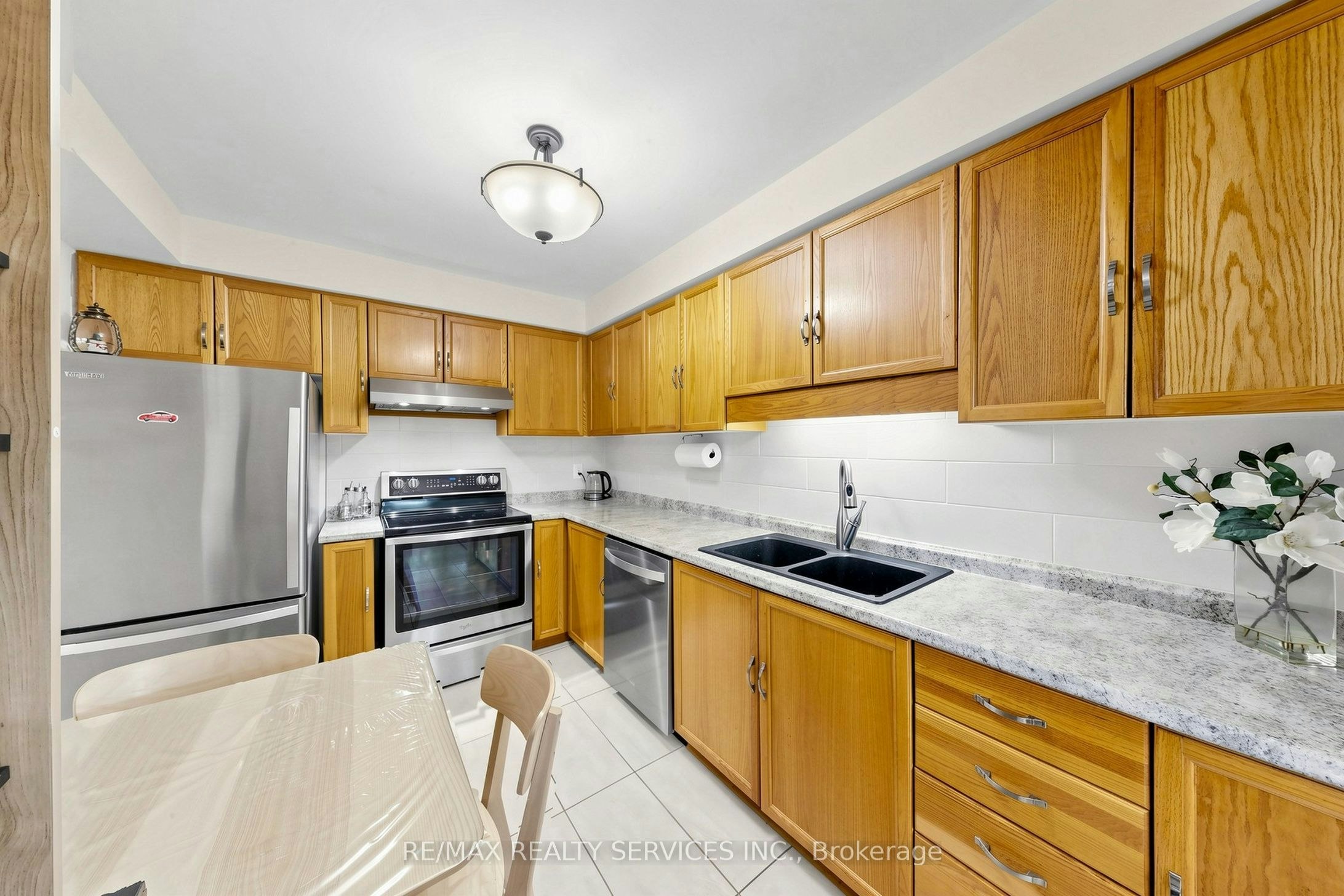 74 Heathcliffe Square, Brampton, ON, L6S 5R4 - 11