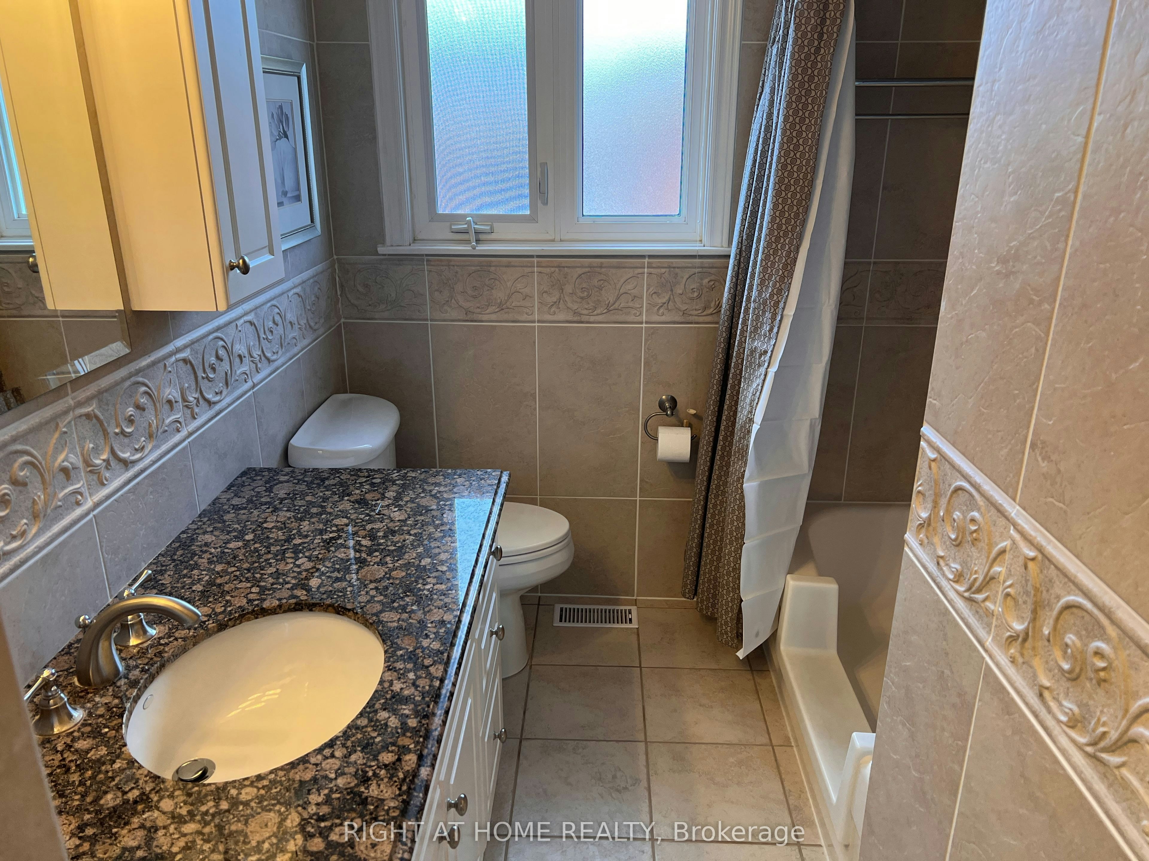 UPPER-30 Norbert Crescent, Toronto, ON, M9C 3J9 - 14