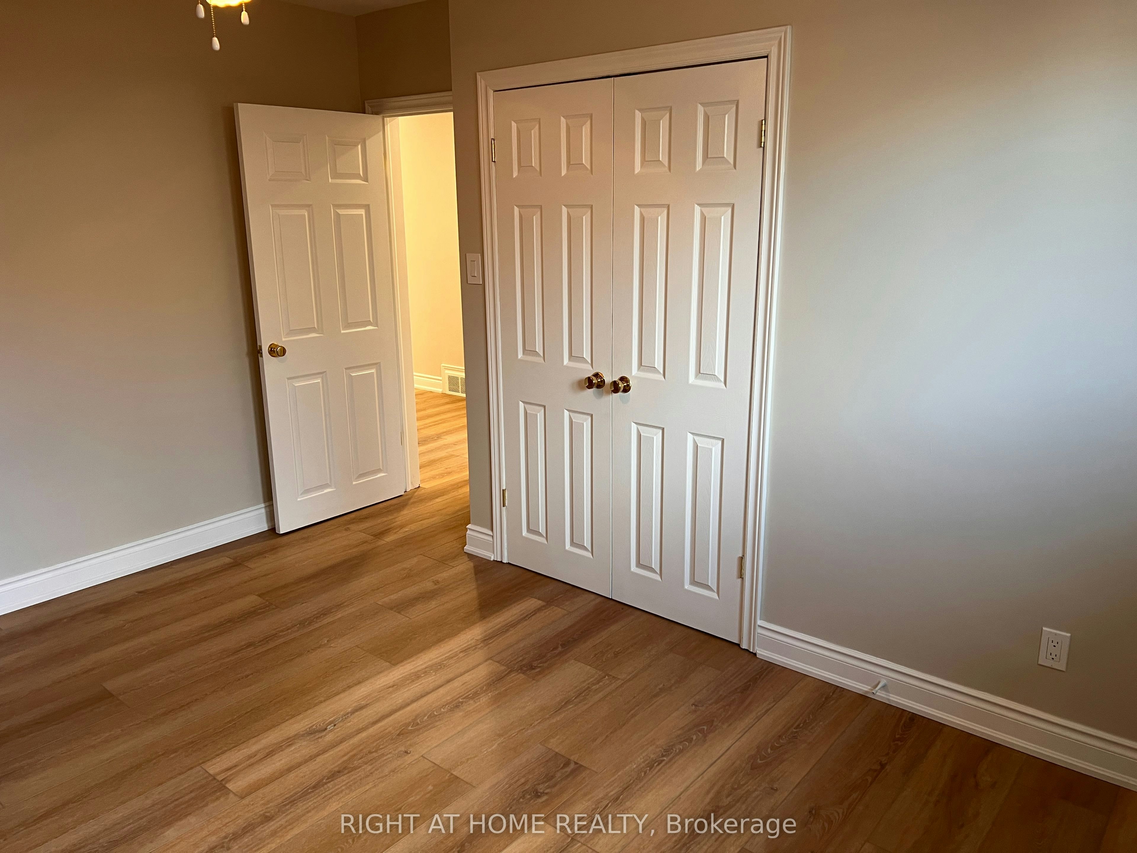 UPPER-30 Norbert Crescent, Toronto, ON, M9C 3J9 - 12