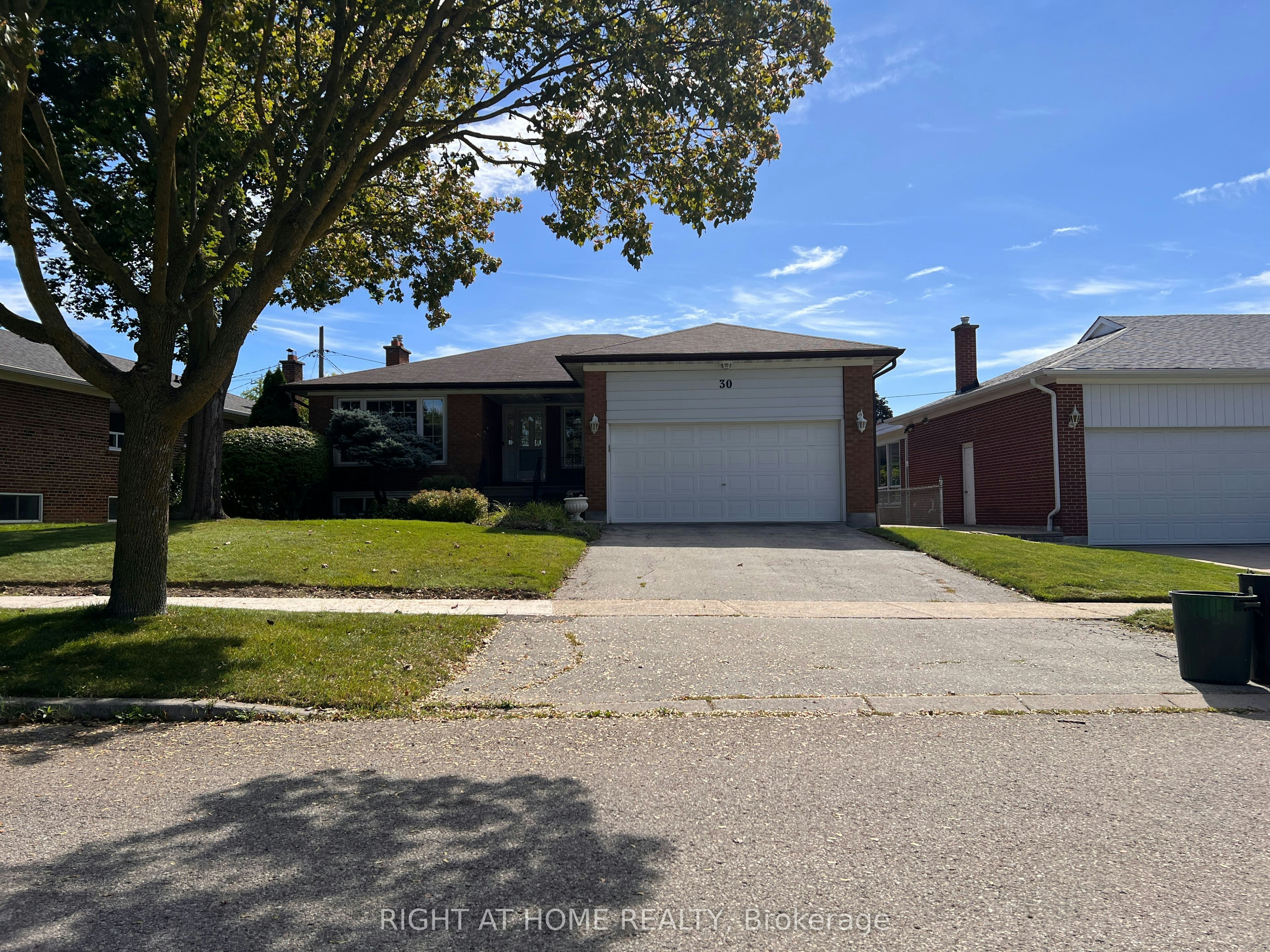 UPPER-30 Norbert Crescent, Toronto, ON, M9C 3J9