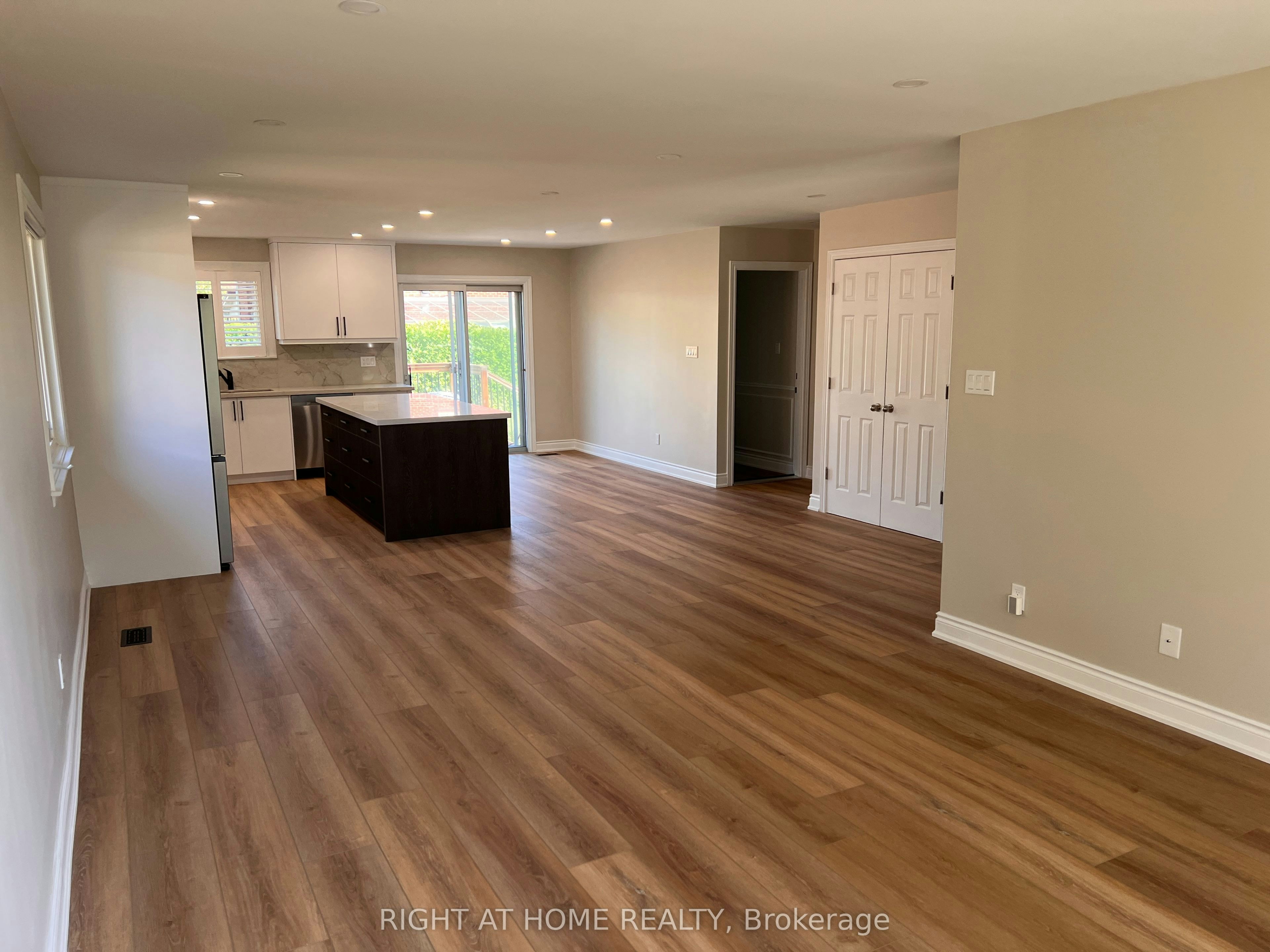 UPPER-30 Norbert Crescent, Toronto, ON, M9C 3J9 - 2