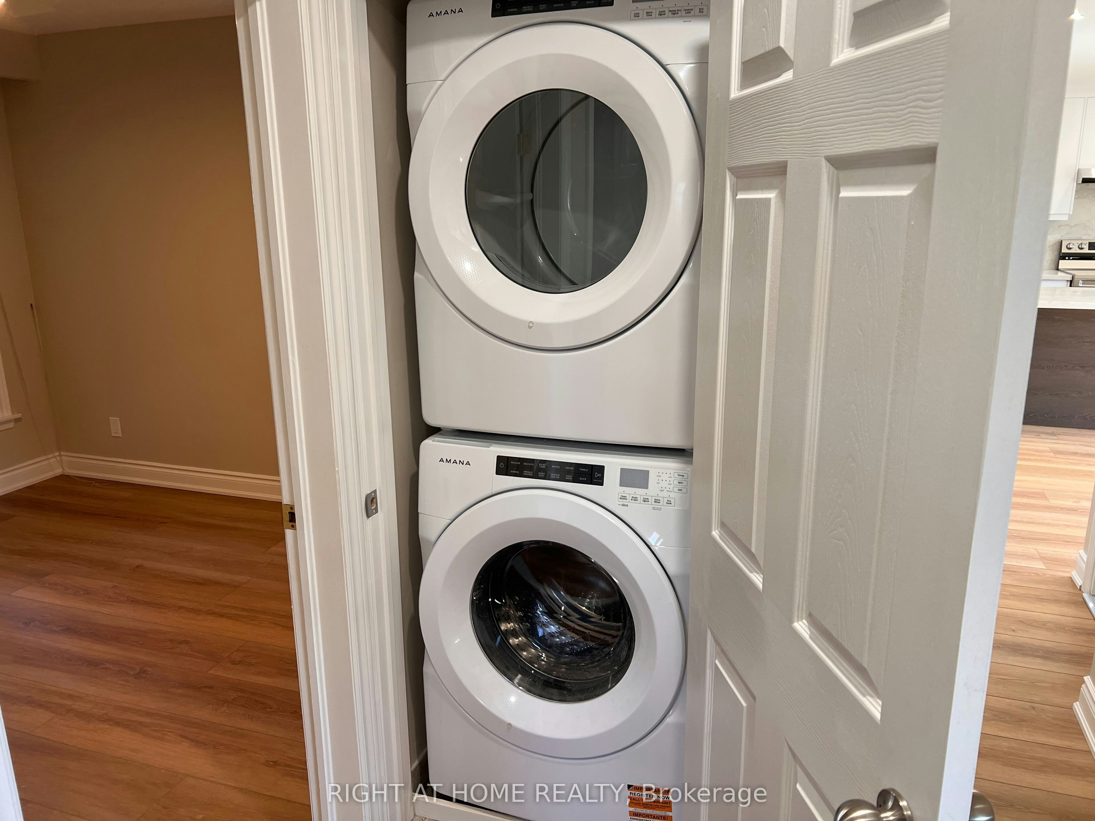 UPPER-30 Norbert Crescent, Toronto, ON, M9C 3J9 - 18