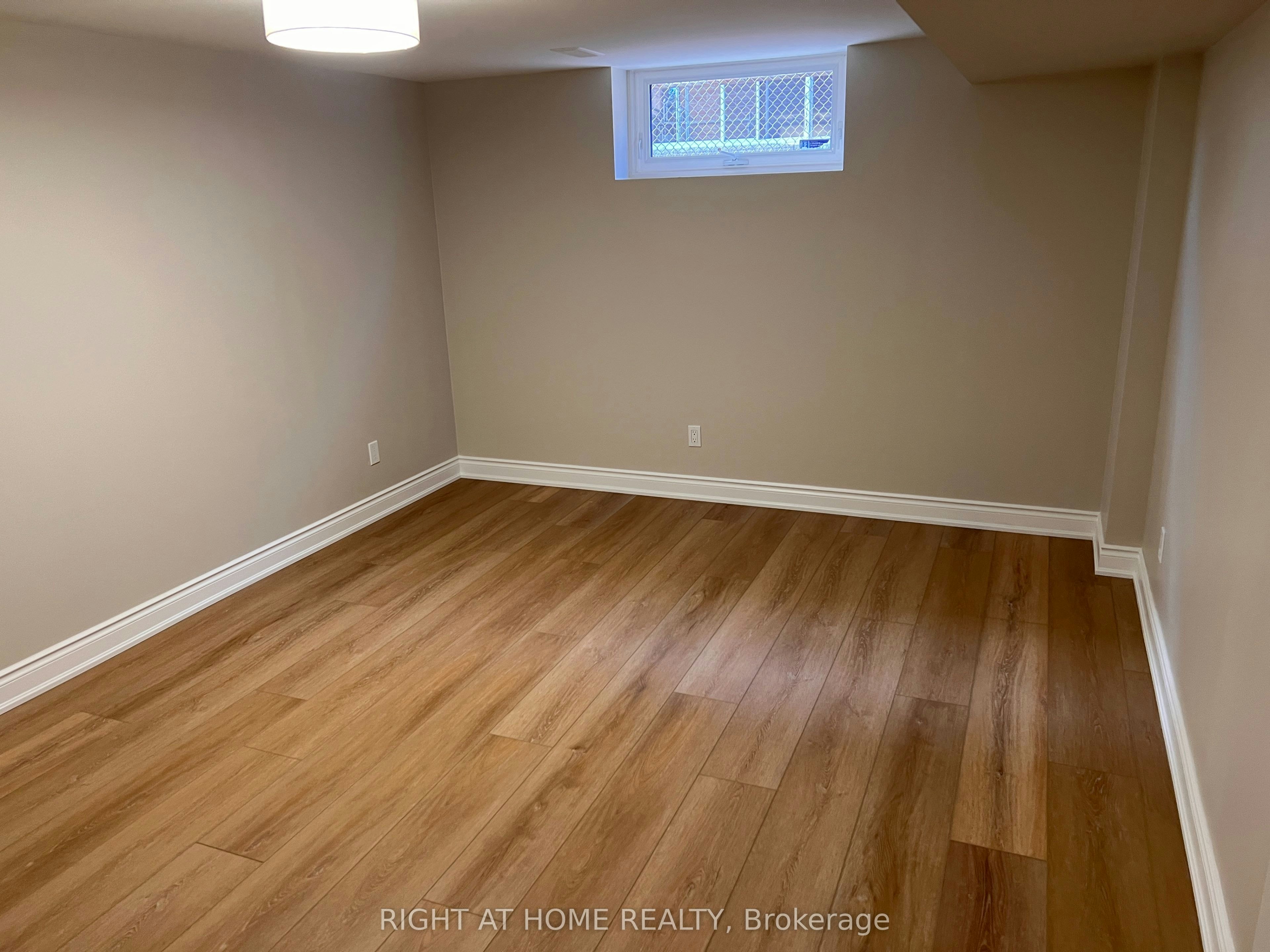 UPPER-30 Norbert Crescent, Toronto, ON, M9C 3J9 - 17
