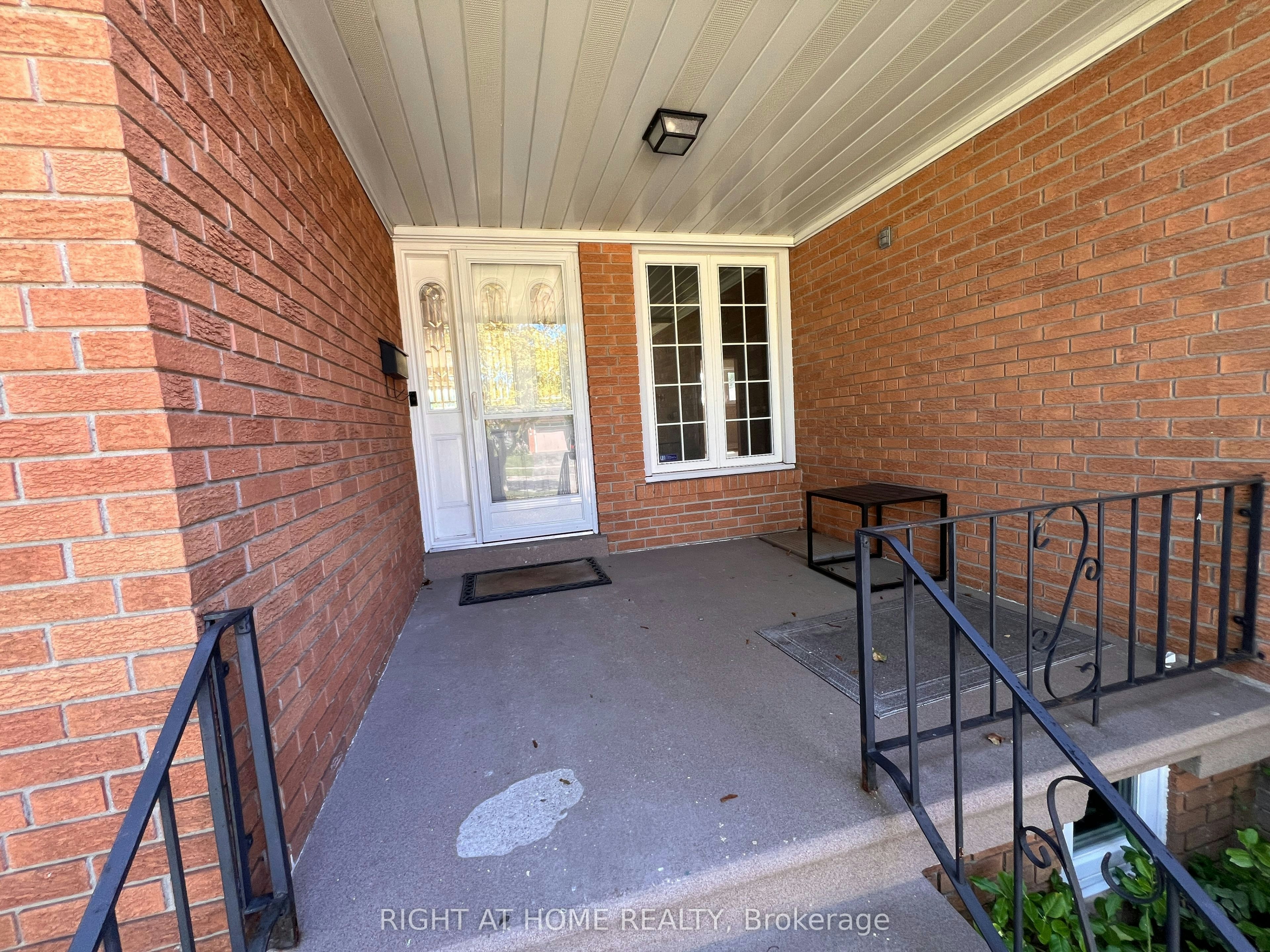 UPPER-30 Norbert Crescent, Toronto, ON, M9C 3J9 - 21
