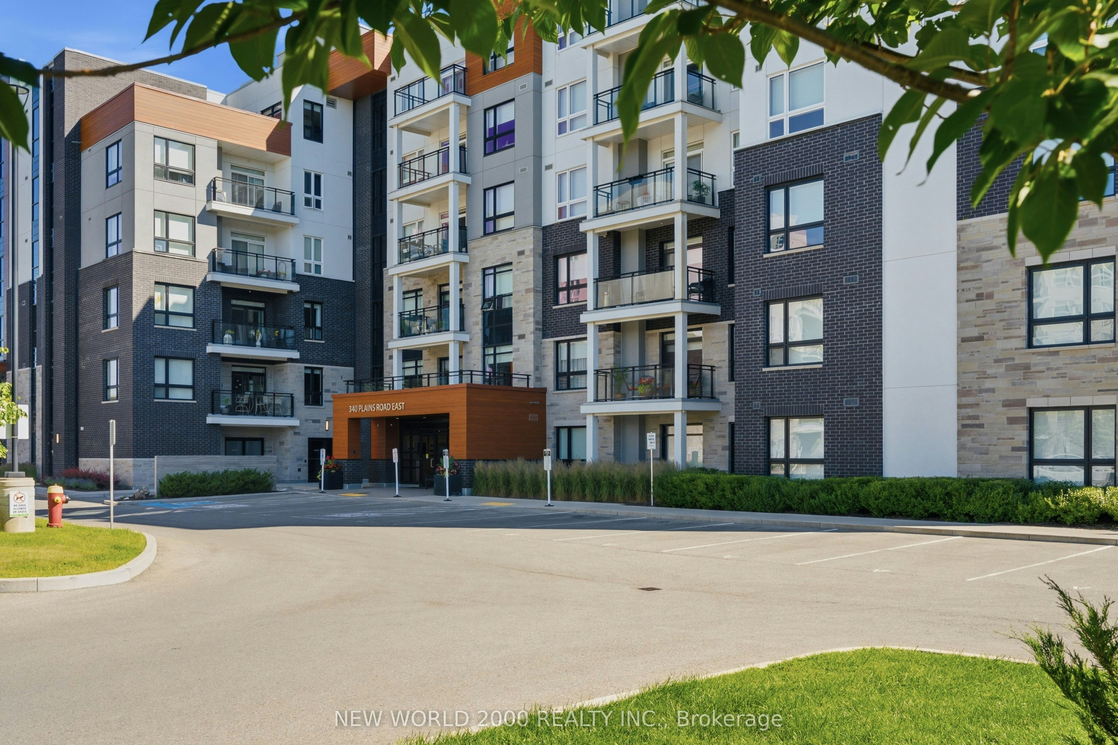 304-340 Plains Road E, Burlington, ON, L7T 0C2 - 2