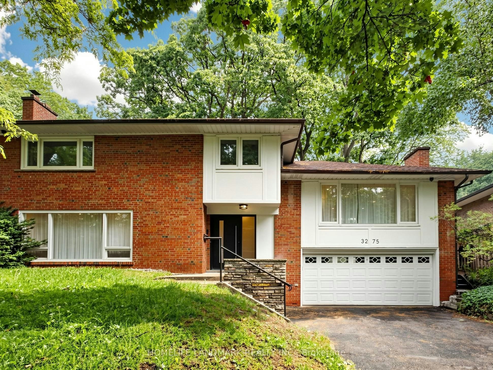 3275 Credit Heights Drive, Mississauga, ON, L5C 2L8