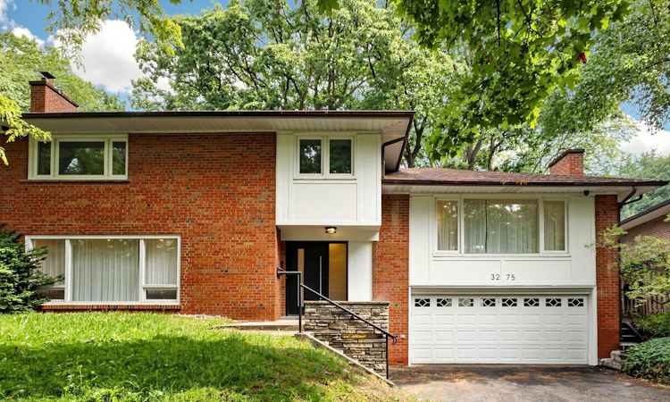 3275 Credit Heights Drive