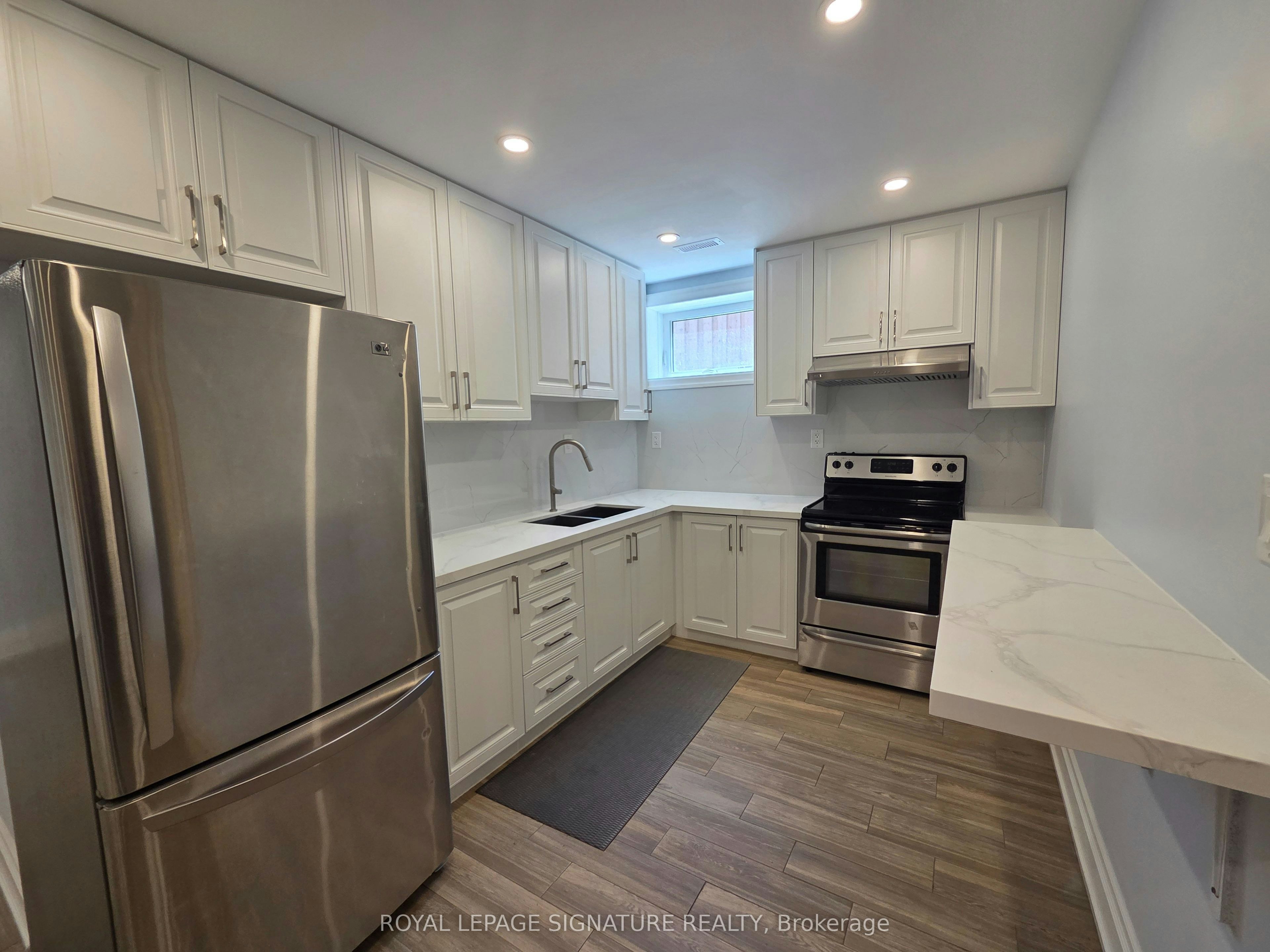 Lower-33 Ingleside Drive, Toronto, ON, M3K 1V2 - 8