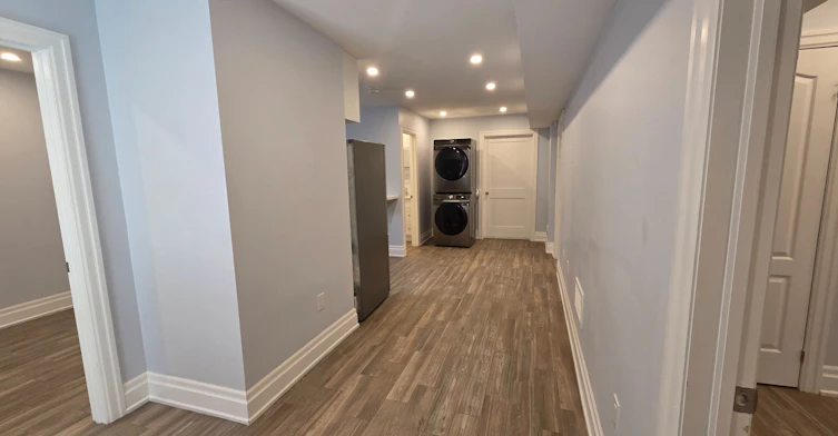 Lower-33 Ingleside Drive, Toronto, ON, M3K 1V2 - 3